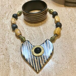 Vintage 70s-80s Wood Necklace e & Bracelett